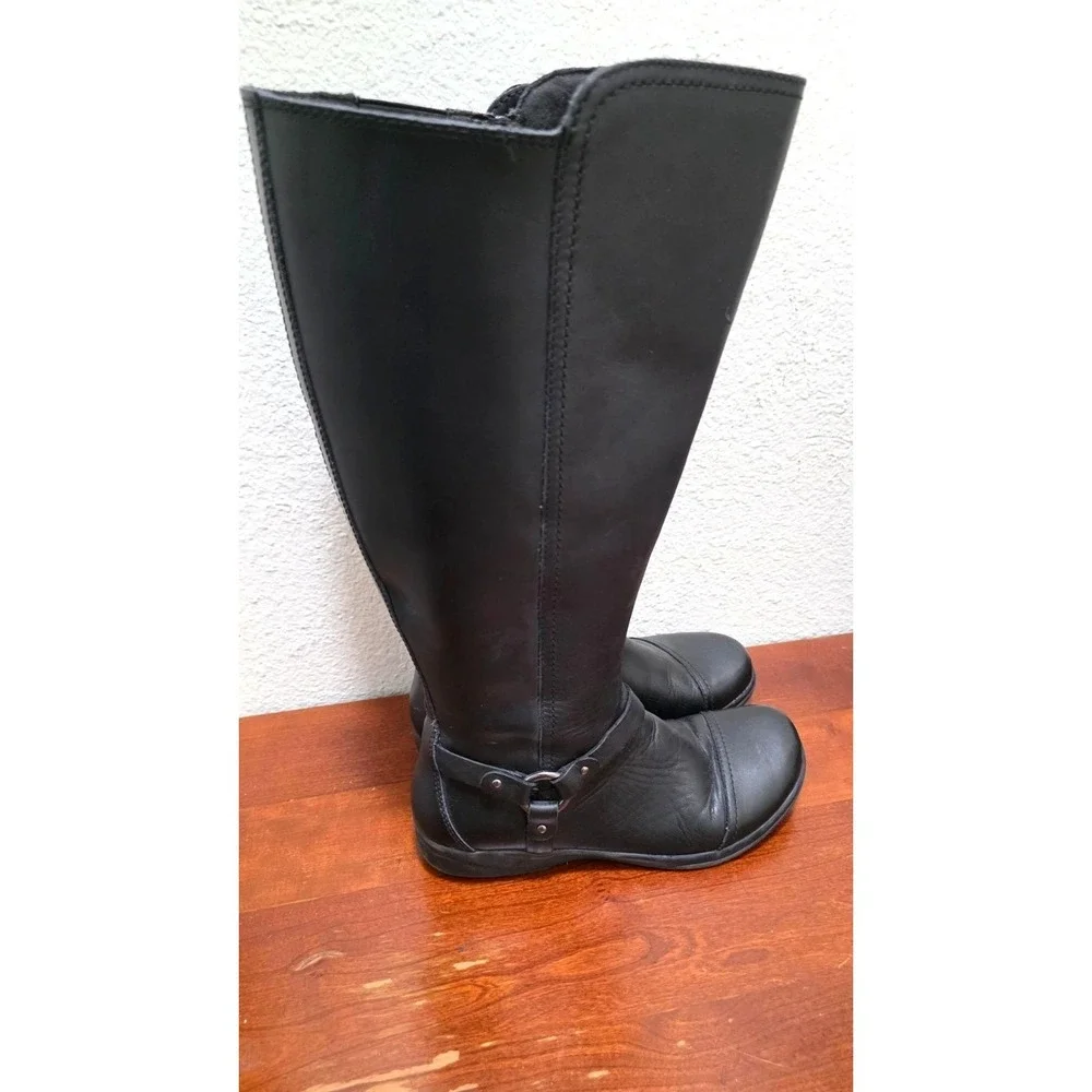 Clarks Black Knee-High Riding Boots Side Buckle Strap Zipper Closure Size 7.5